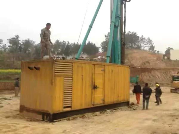 宜君如何判断水冷式机油散热器密封件是否需要更换？